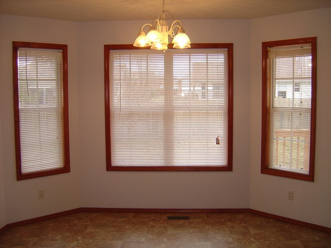 5003 N 9th St - Photo 5 of 8