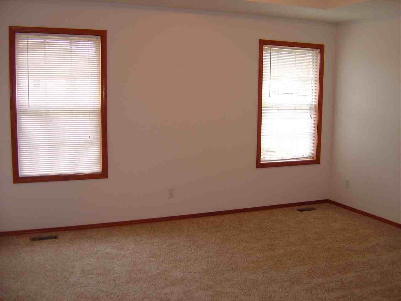 5003 N 9th St - Photo 6 of 8