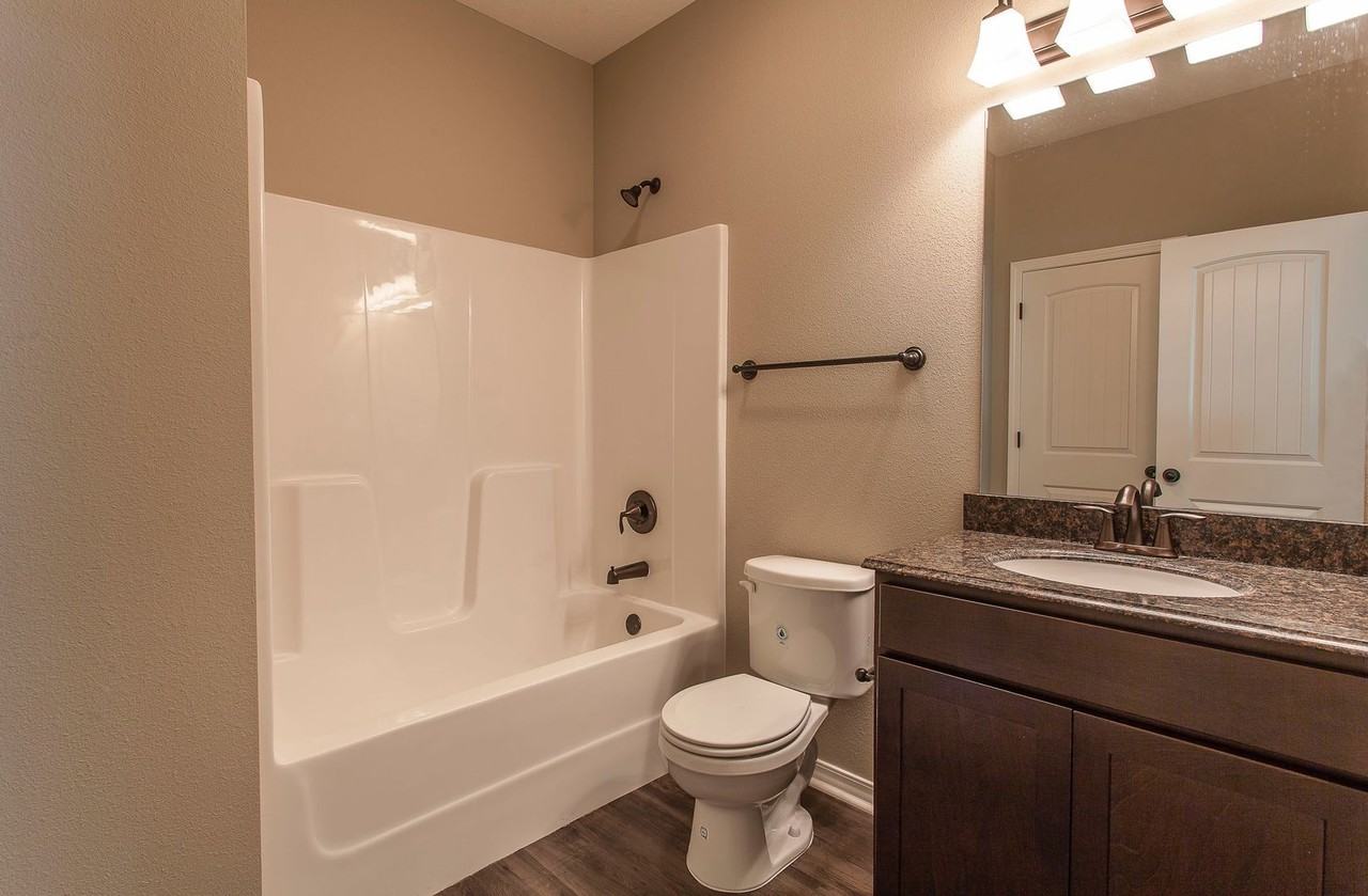 1117 E Latoka St - Photo 5 of 7