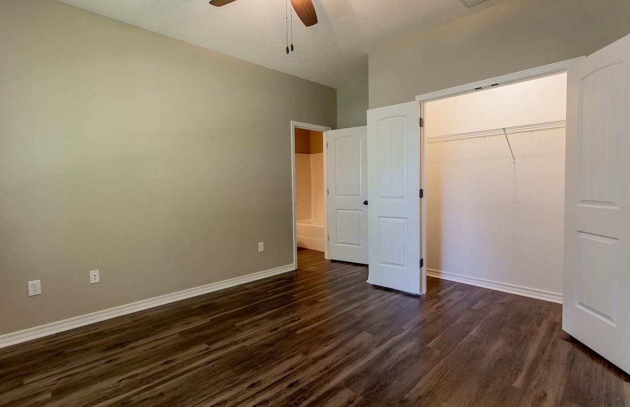 1117 E Latoka St - Photo 6 of 7