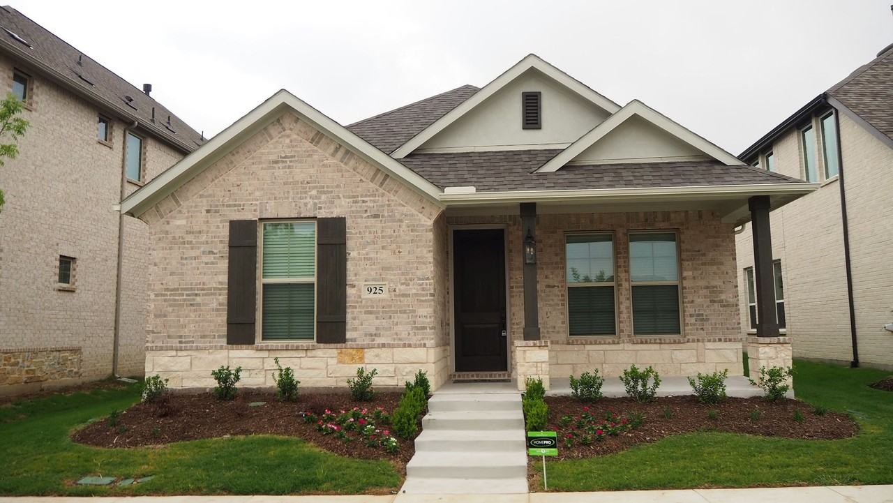 925 Plaza Ln - Photo 2 of 26