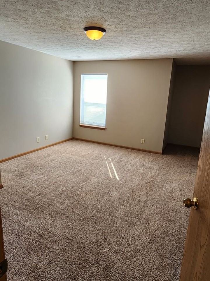 3920 Ledyard St - Photo 7 of 10