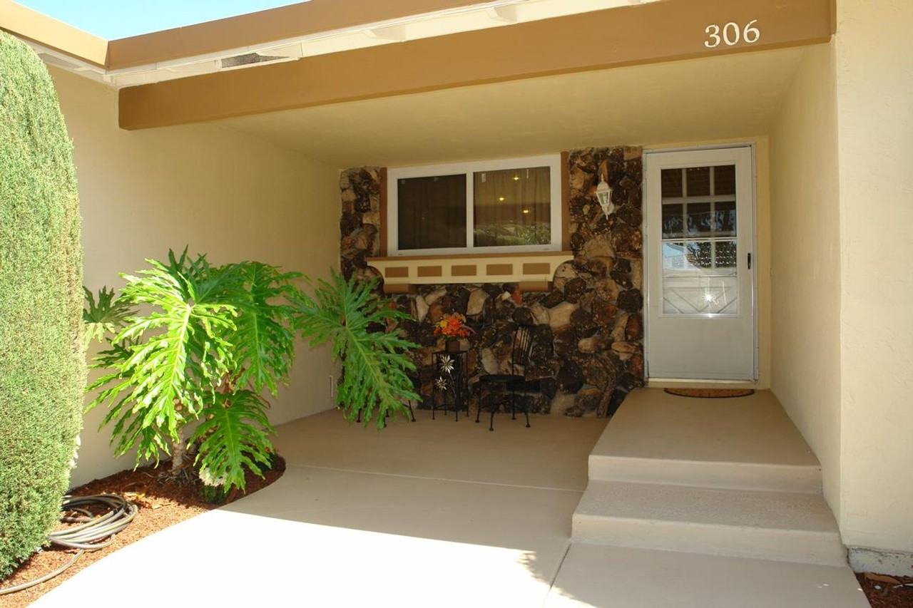 306 S Park Victoria Dr - Photo 2 of 24