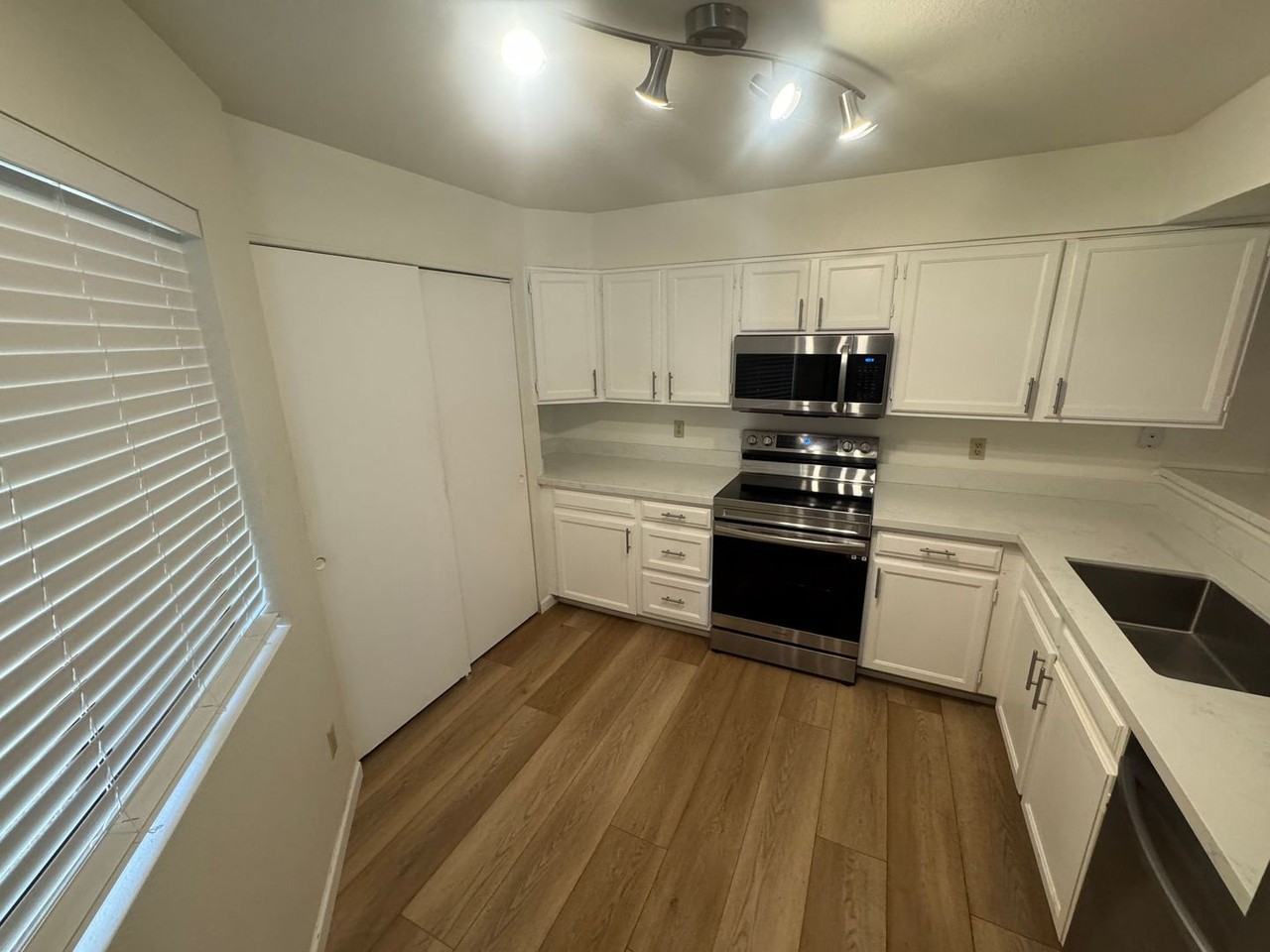 9345 N 92nd St #107 - Photo 5 of 27