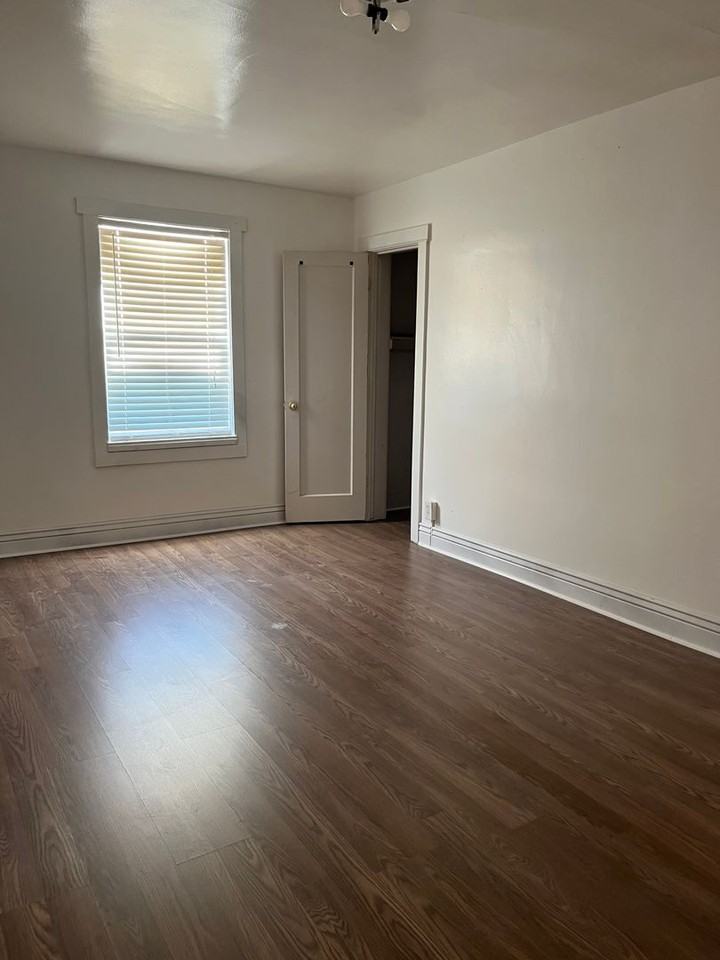 623 Cedar St - Photo 5 of 9