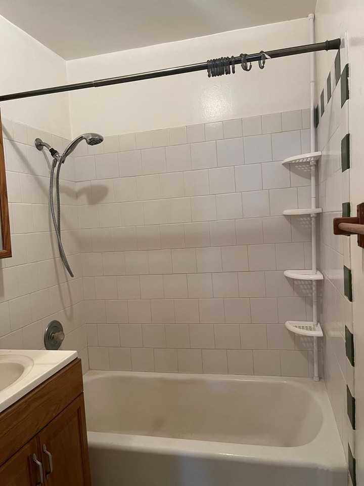 623 Cedar St - Photo 7 of 9