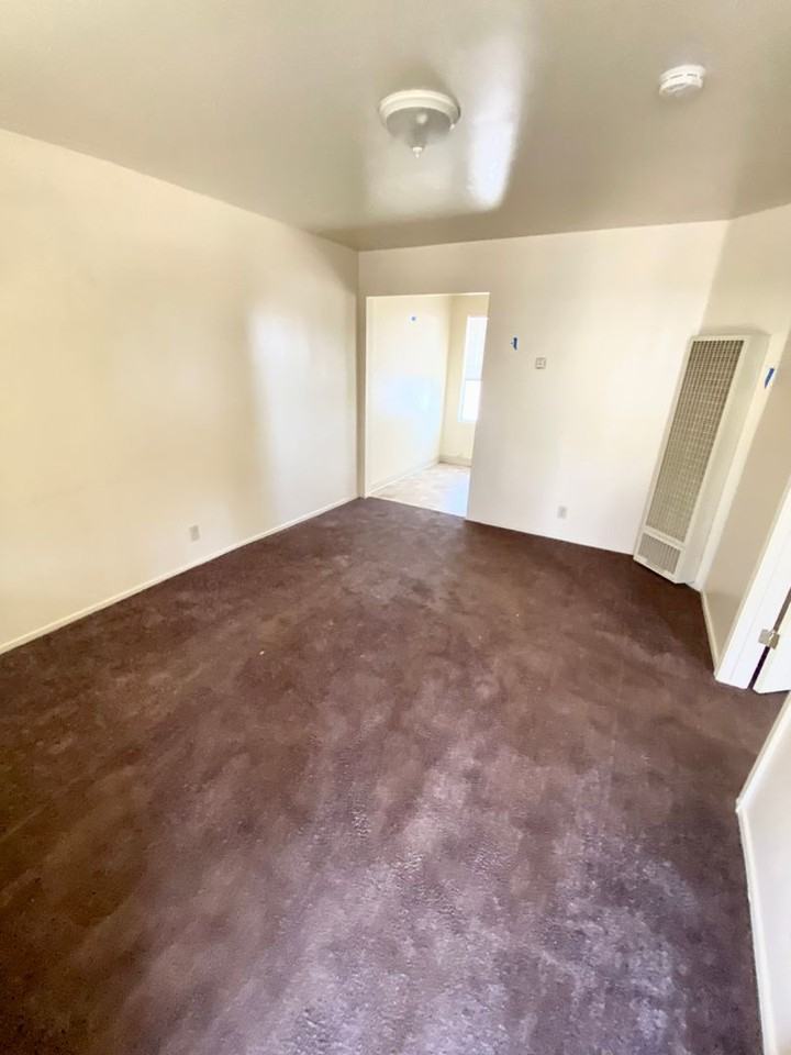 1319 Wilson Ave #B - Photo 3 of 10