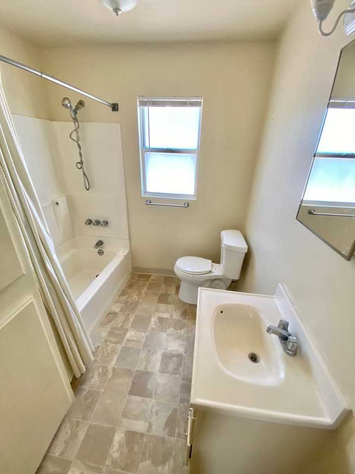 1319 Wilson Ave #B - Photo 5 of 10