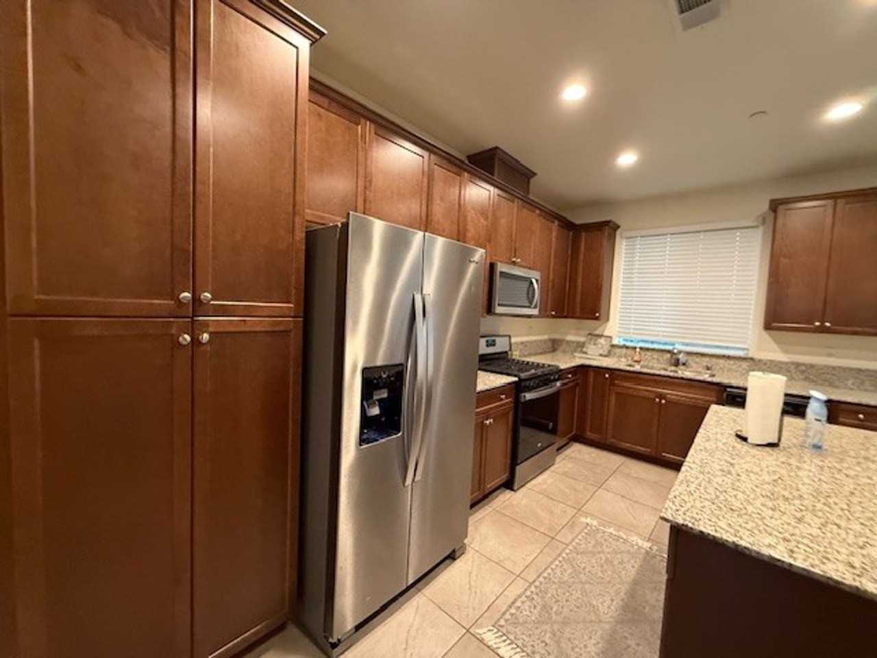 324 W Kimball Ave - Photo 7 of 21