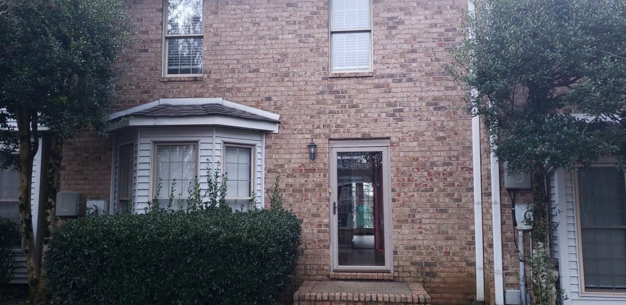 9 Magnolia Sq - Photo 2 of 23