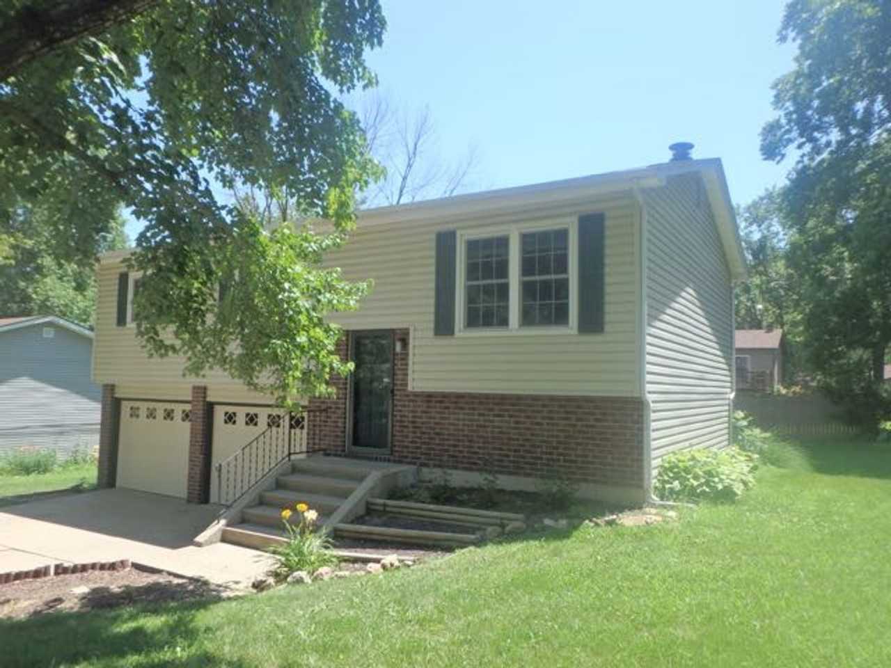 4516 Salem Dr - Photo 3 of 32