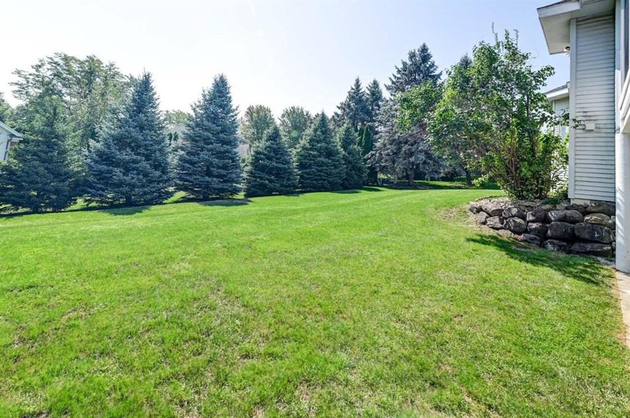 7417 Welton Dr - Photo 3 of 46