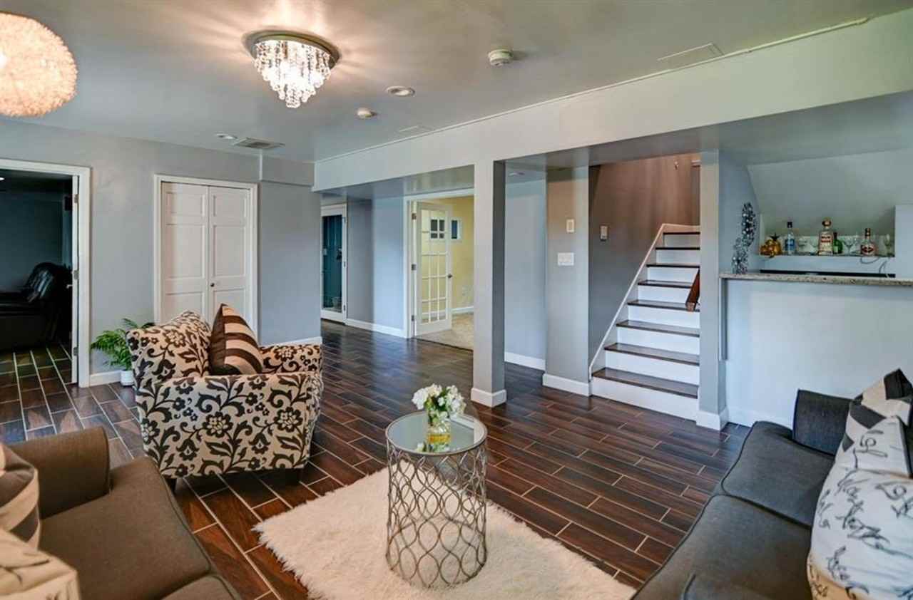 7417 Welton Dr - Photo 6 of 46