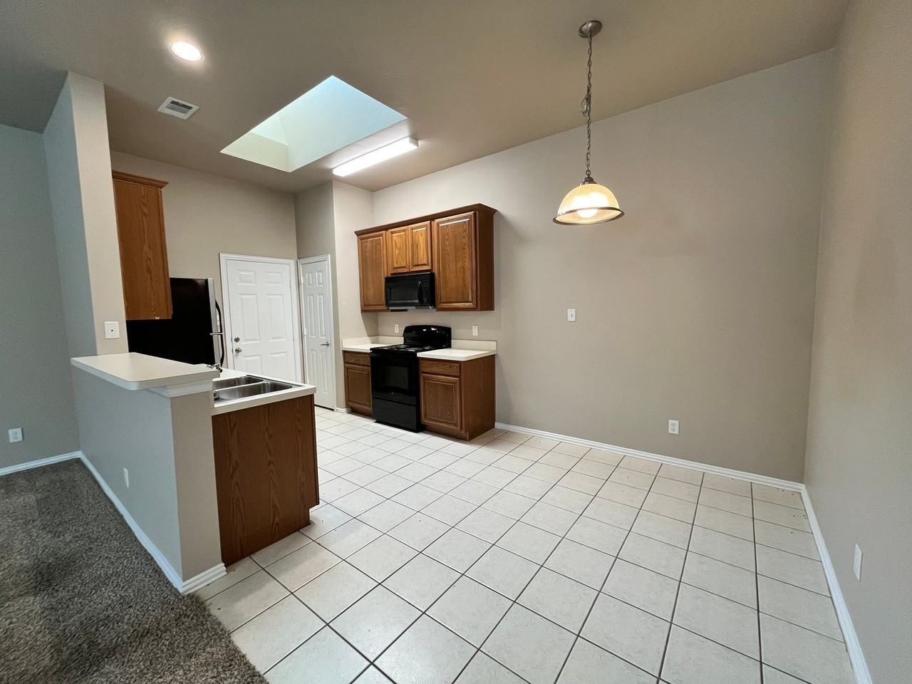 1506 Poinsettia Blvd - Photo 3 of 18