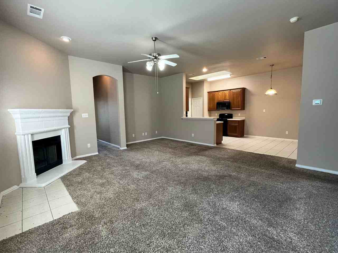 1506 Poinsettia Blvd - Photo 5 of 18