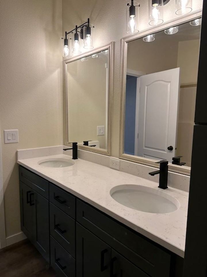 942 S 10th St - Photo 6 of 16
