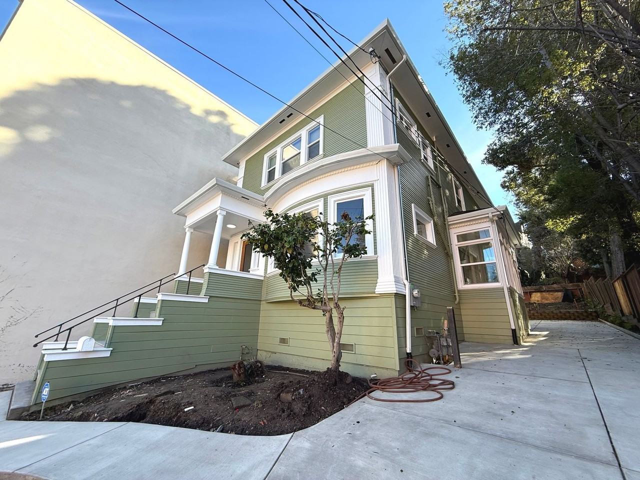 392 Oakland Ave - Photo 2 of 37