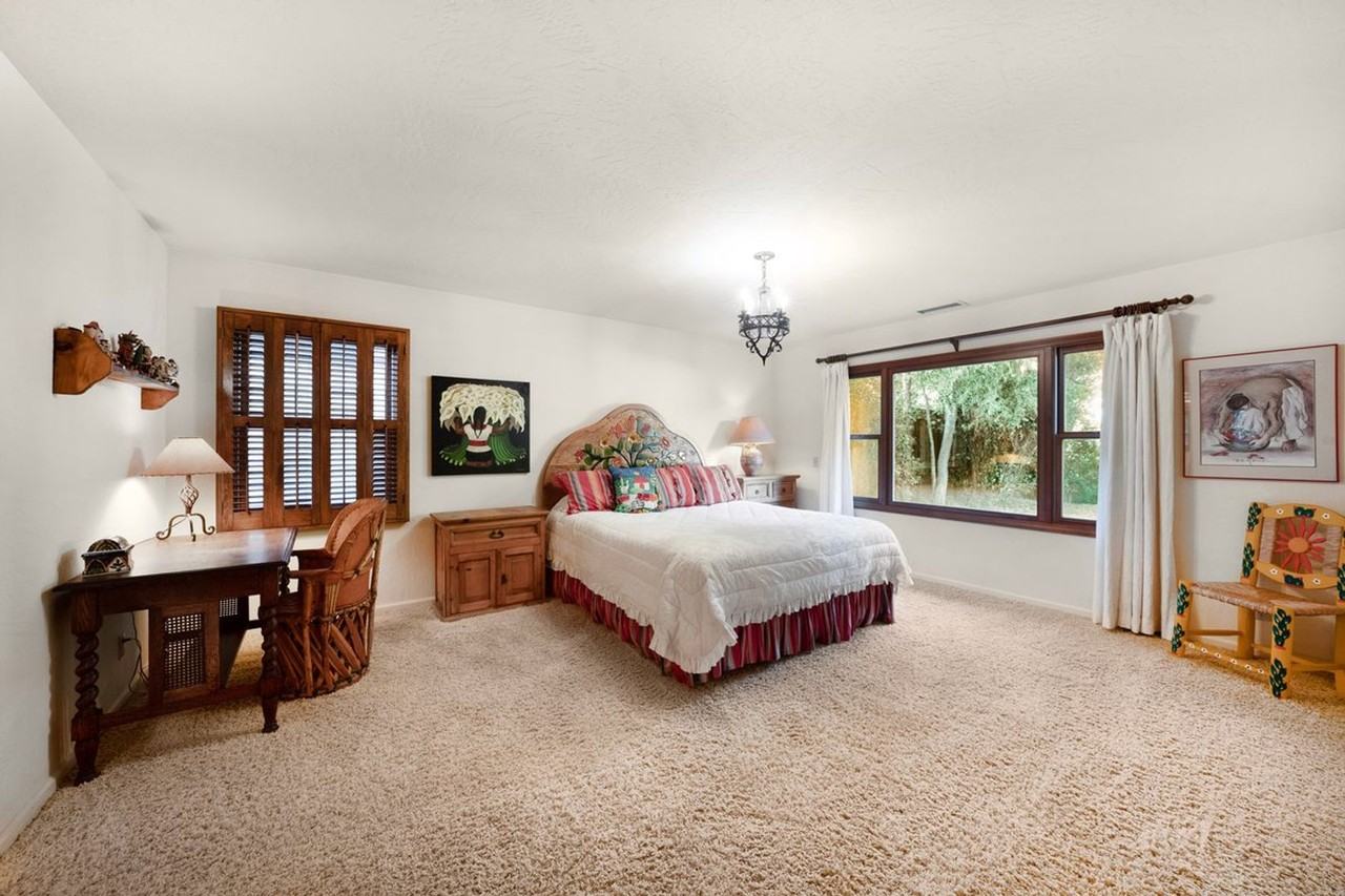 2245 Jonata St - Photo 4 of 14