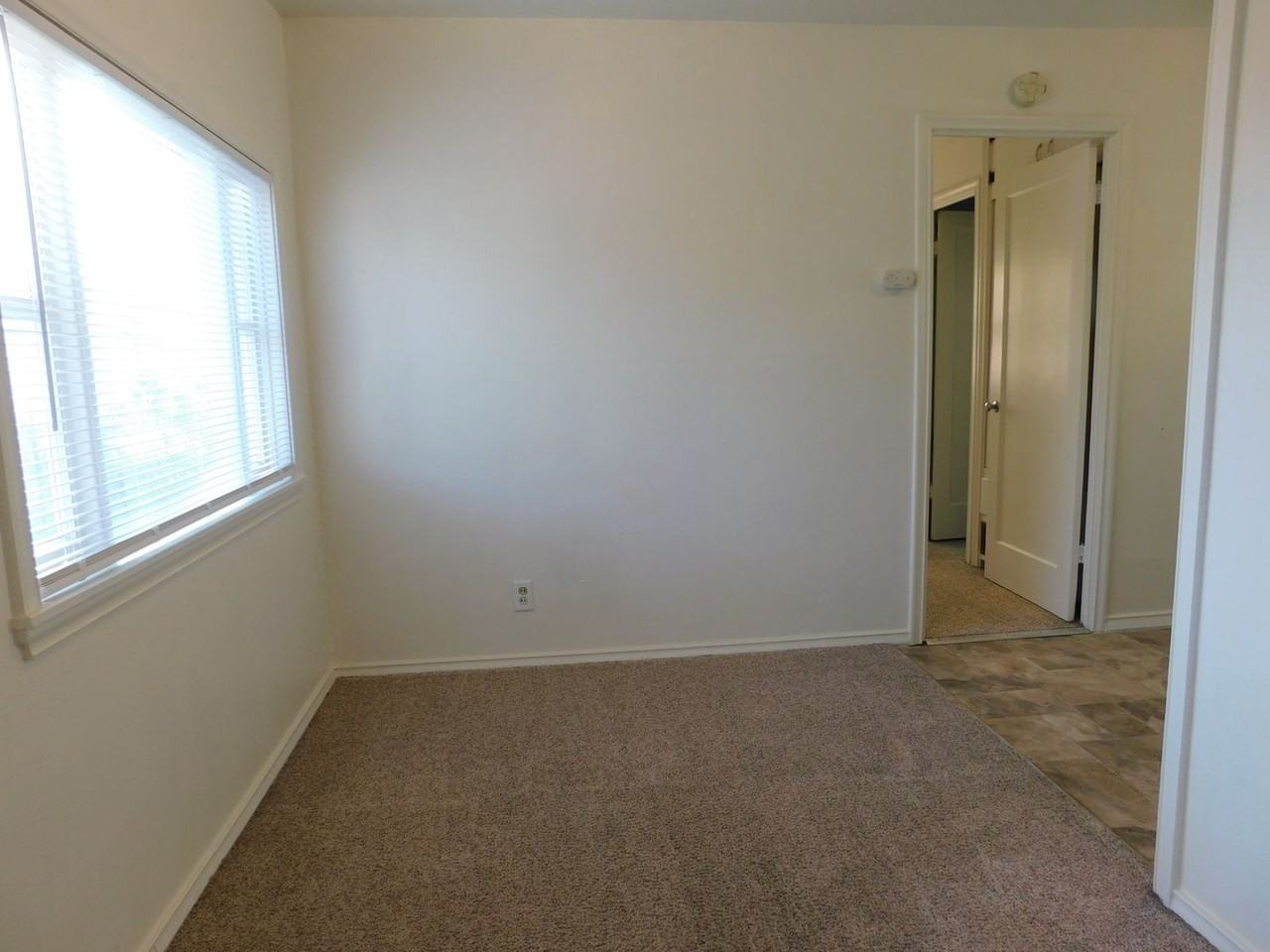925 N 10th St - Photo 4 of 12