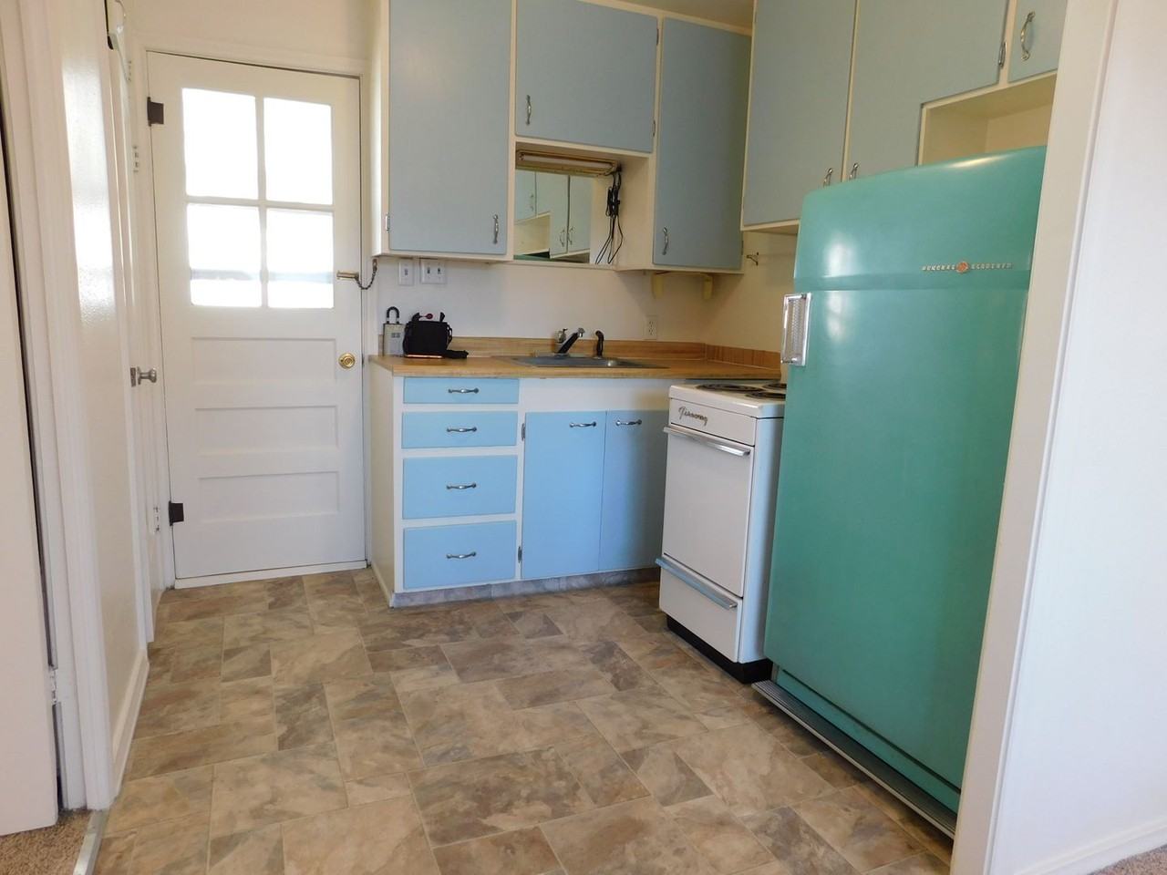 925 N 10th St - Photo 5 of 12