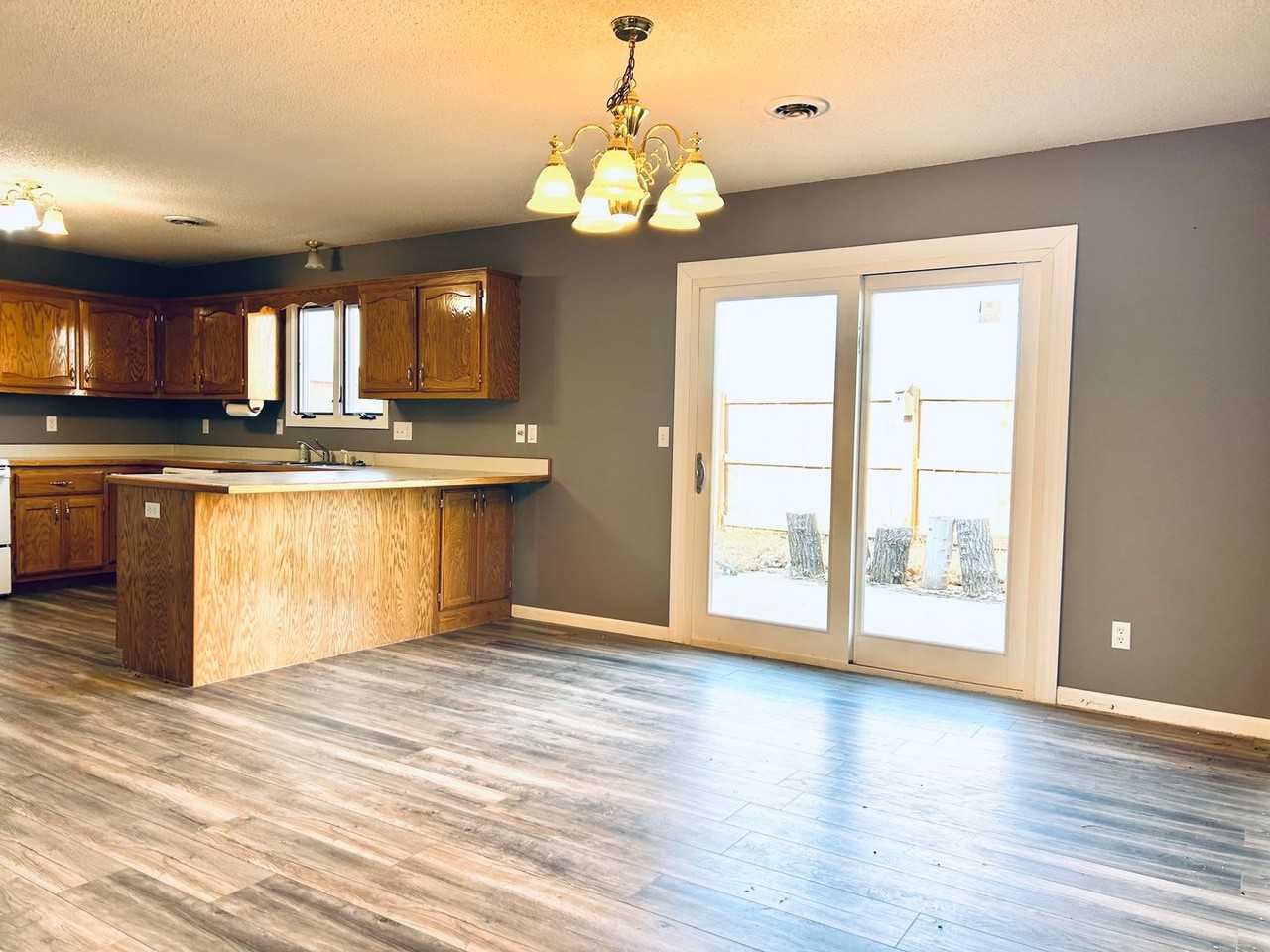 401 Shetland St - Photo 7 of 20