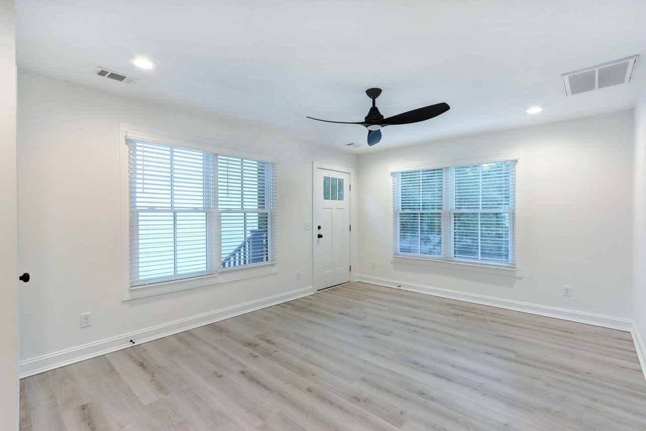 226 W 39th St - Photo 5 of 13