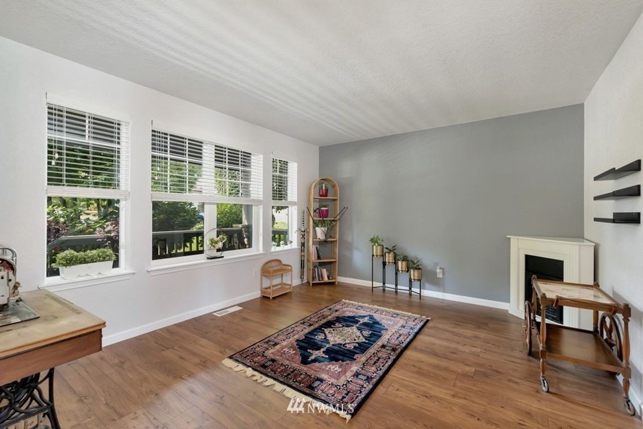 1106 Villanova St Ne - Photo 3 of 21