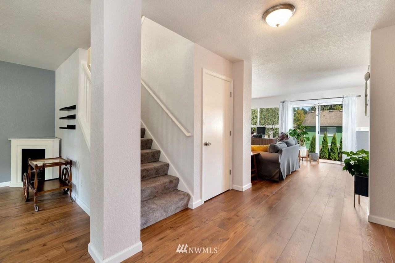 1106 Villanova St Ne - Photo 6 of 21