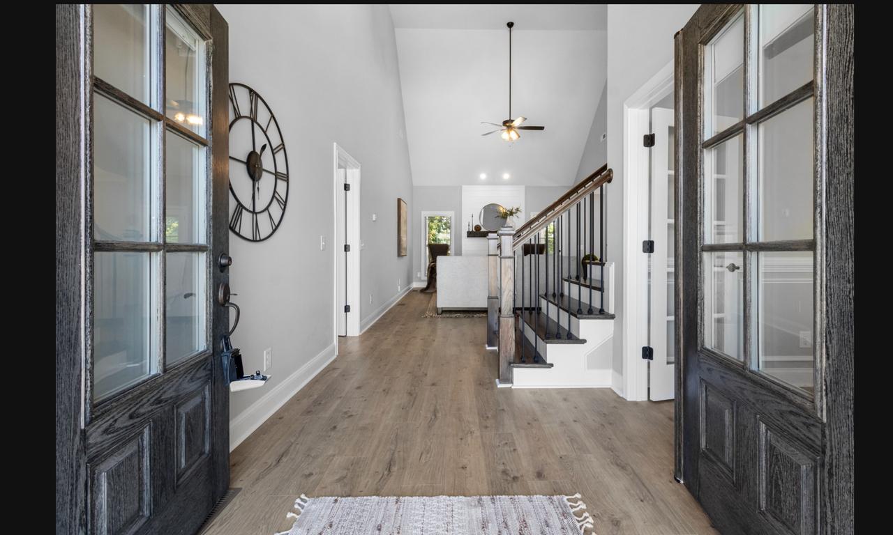 1117 Archibald Dr - Photo 4 of 40
