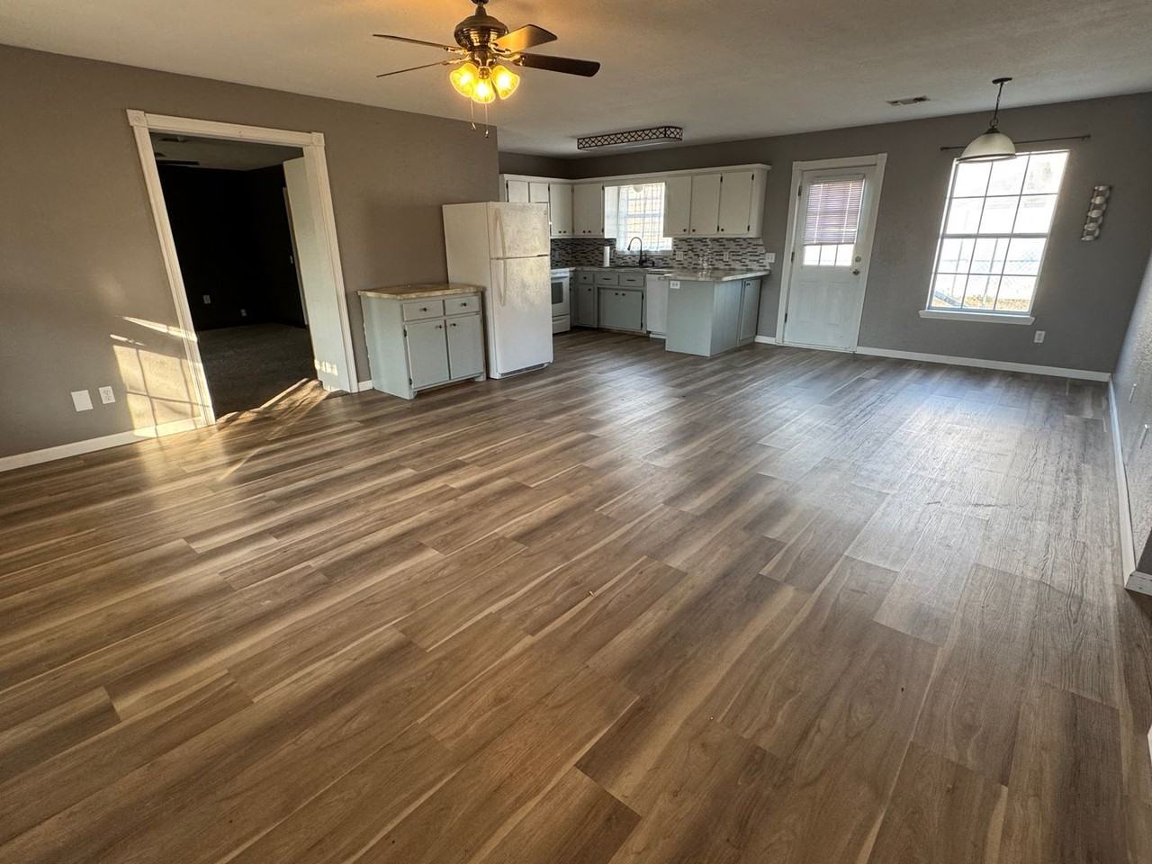 3006 N B St - Photo 2 of 17