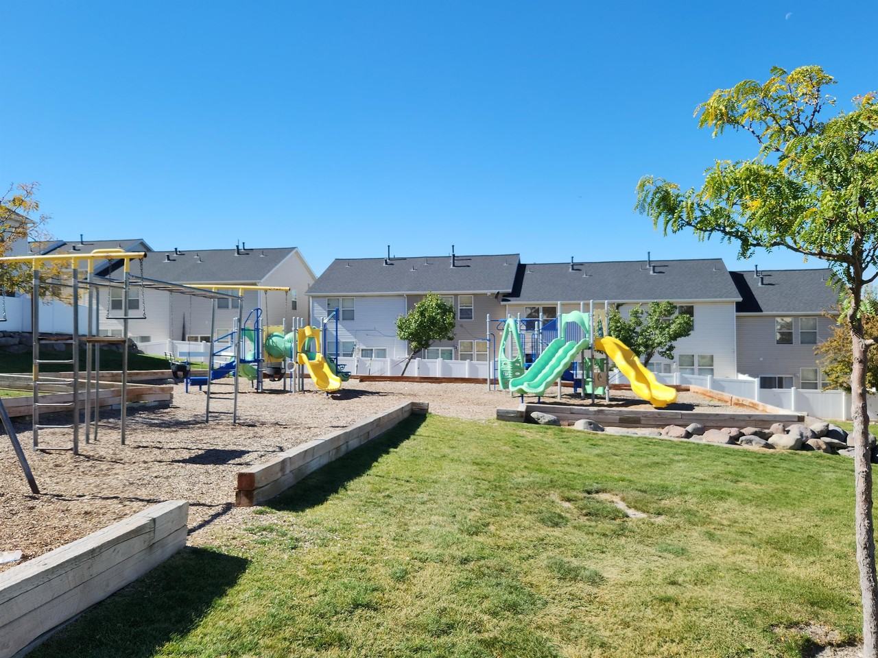 161 E Flowerfield Dr - Photo 3 of 27