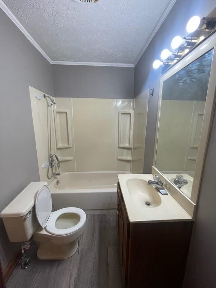 628 Broad St - Photo 2 of 10