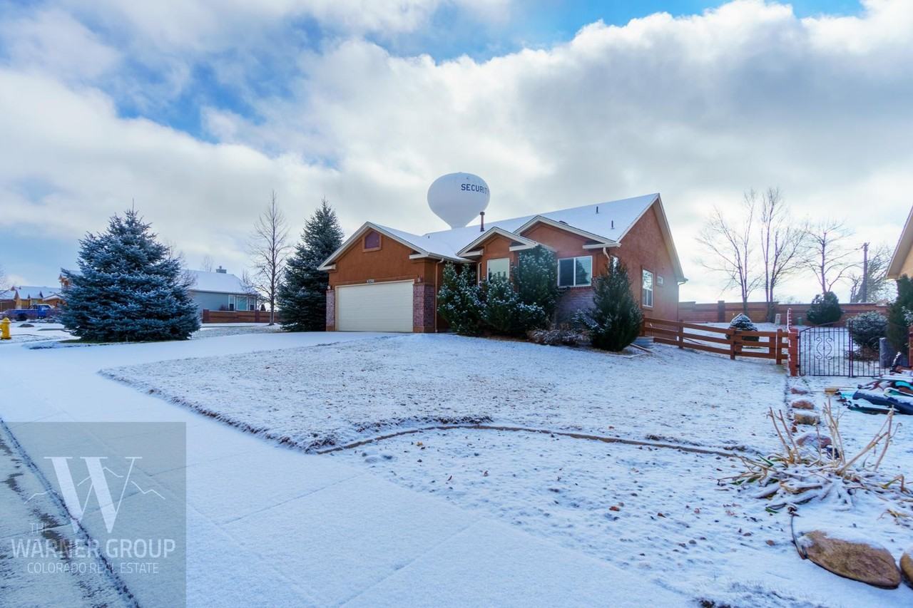 5049 Barnstormers Ave - Photo 2 of 36