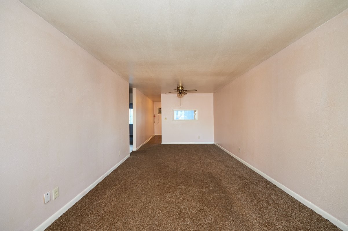 2414 Memorial Blvd #7 - Photo 4 of 8