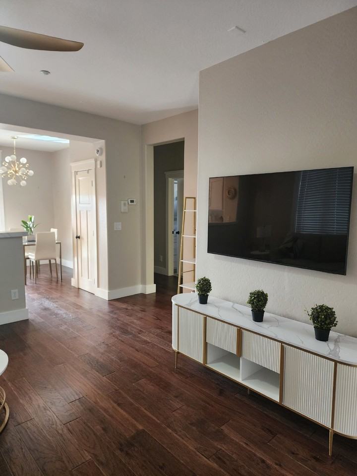 1825 W Owens Way - Photo 3 of 16