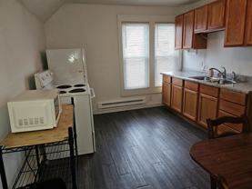 313 1/2 E 9th St #UPPER - Photo 1 of 1