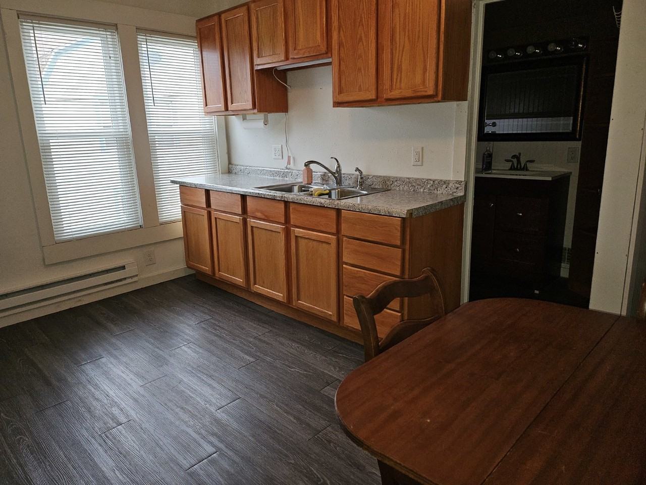 313 1/2 E 9th St - Photo 2 of 20