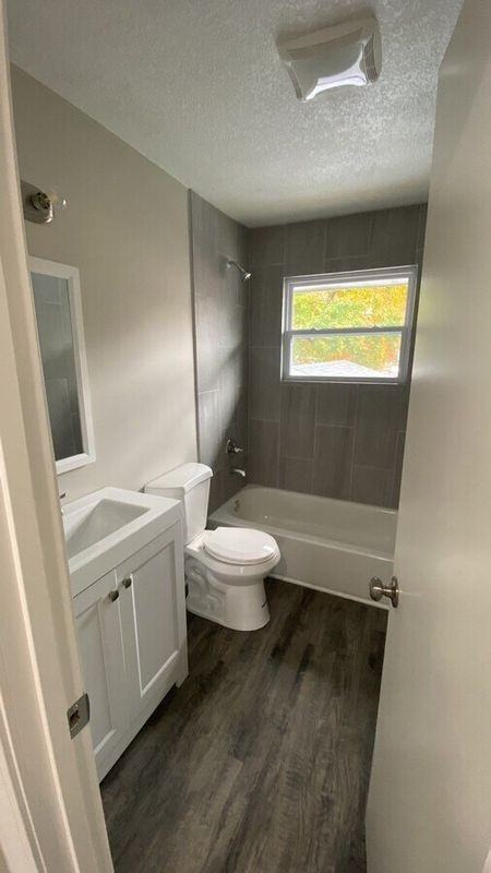 1101 S Main St - Photo 4 of 10