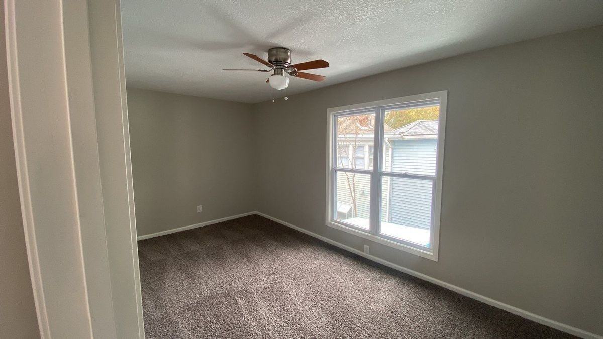 1101 S Main St - Photo 6 of 10