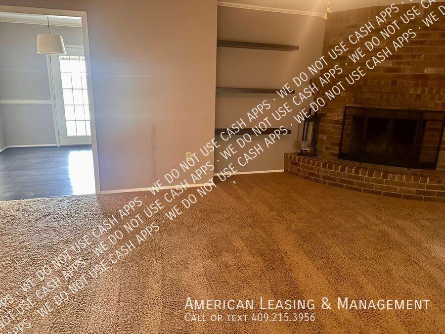 704 Willow Oak St - Photo 2 of 8