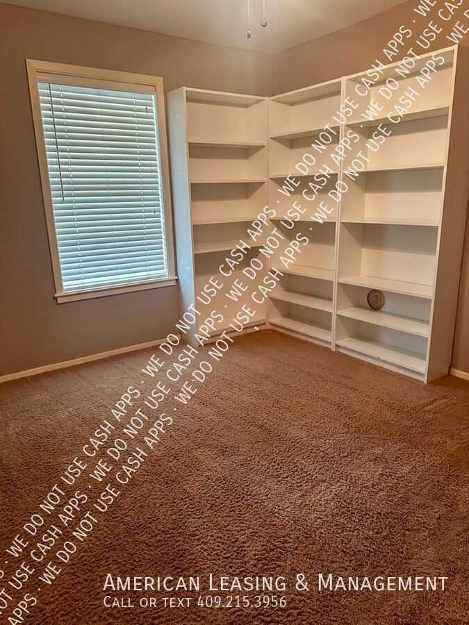 704 Willow Oak St - Photo 3 of 8