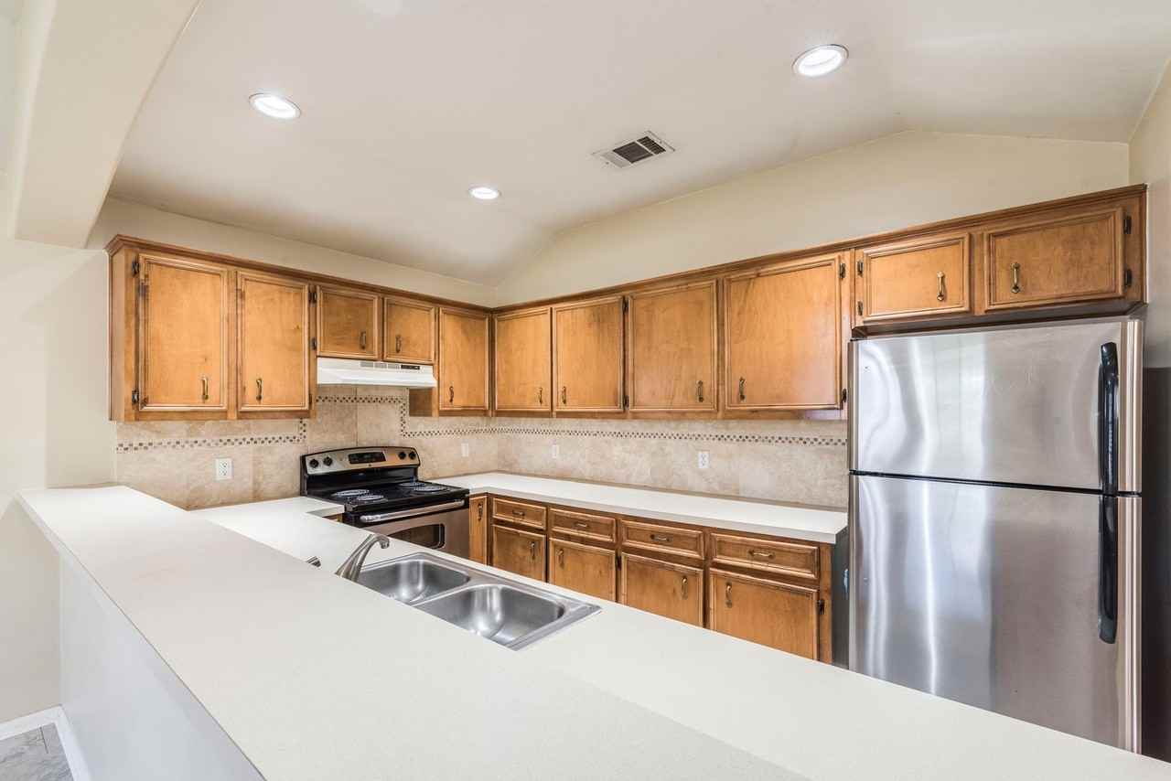 1700 Sanchez St - Photo 5 of 26