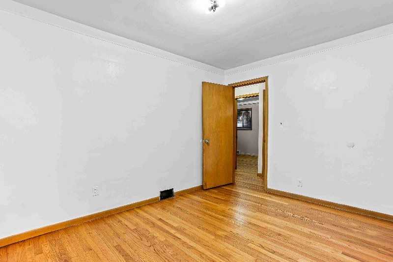 8476 Colonial St - Photo 2 of 17