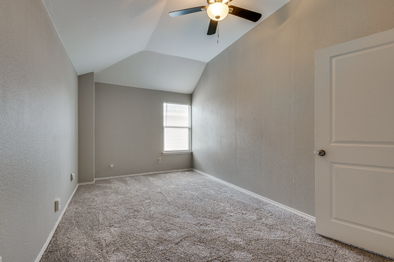 817 Pryor Dr - Photo 7 of 12