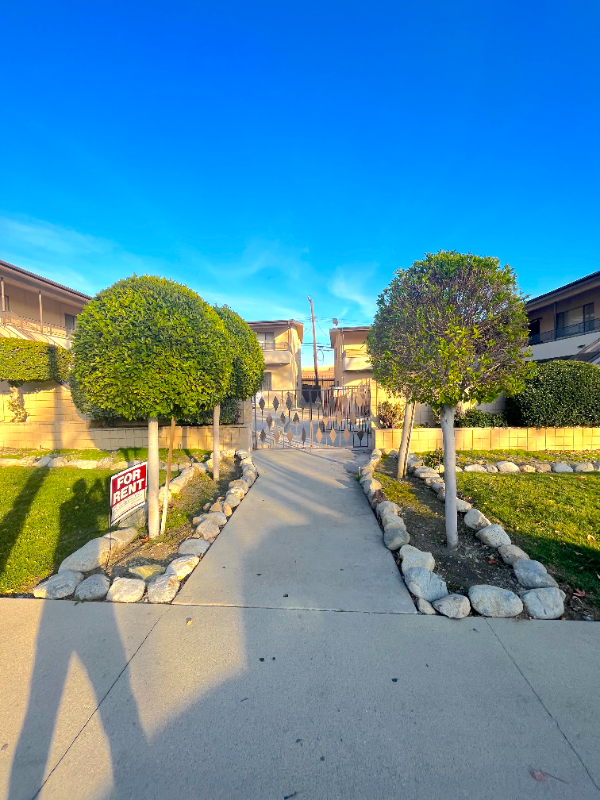 638 Silverwood Avenue #2