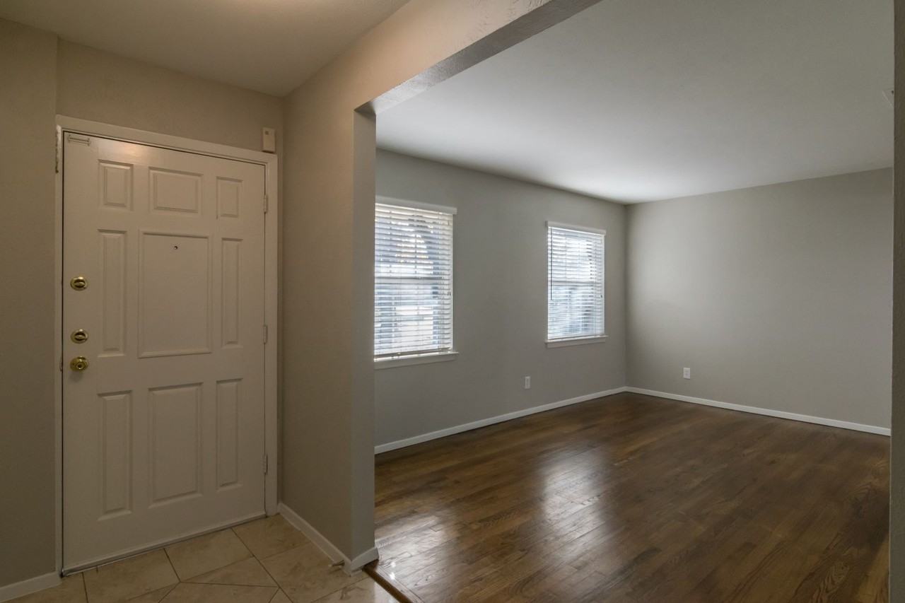 4225 Hillsdale Ln - Photo 2 of 27