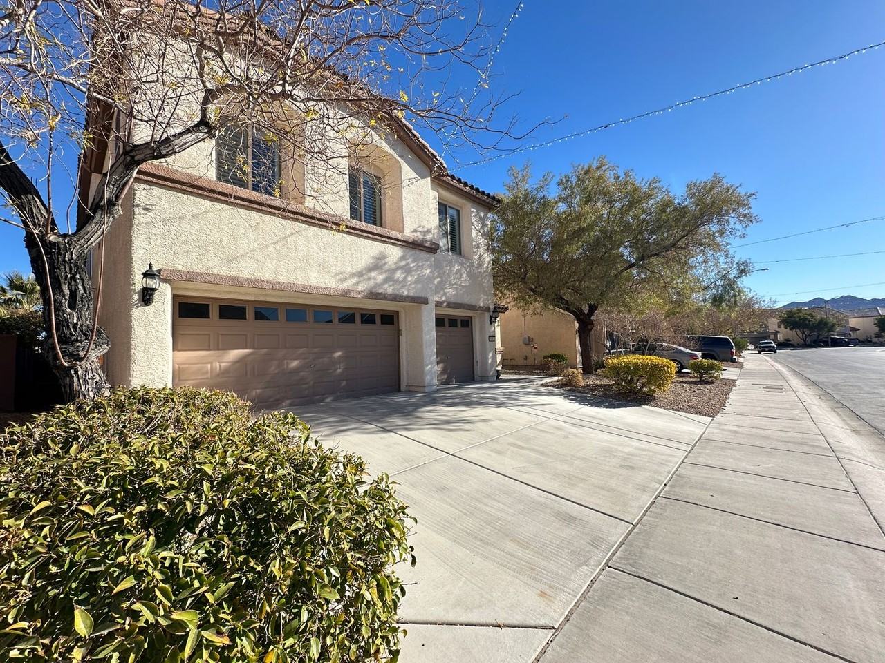 145 Voltaire Ave - Photo 2 of 35