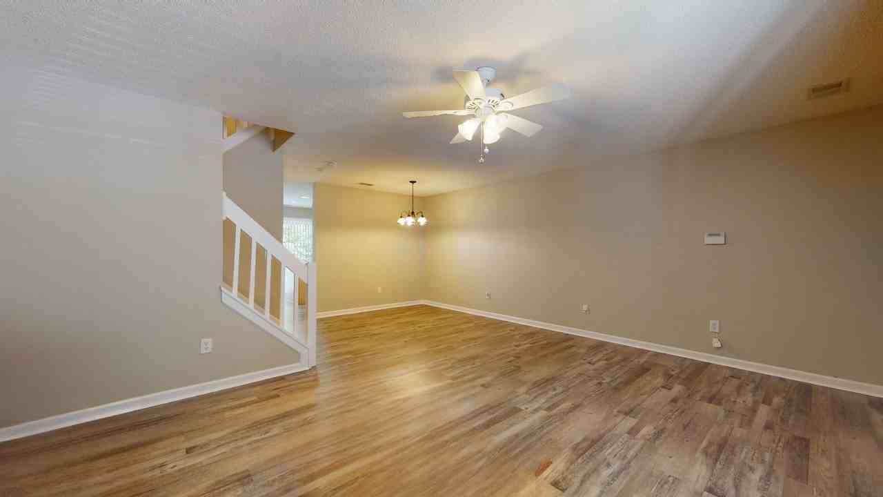 670 Emerald Cove Dr - Photo 2 of 32