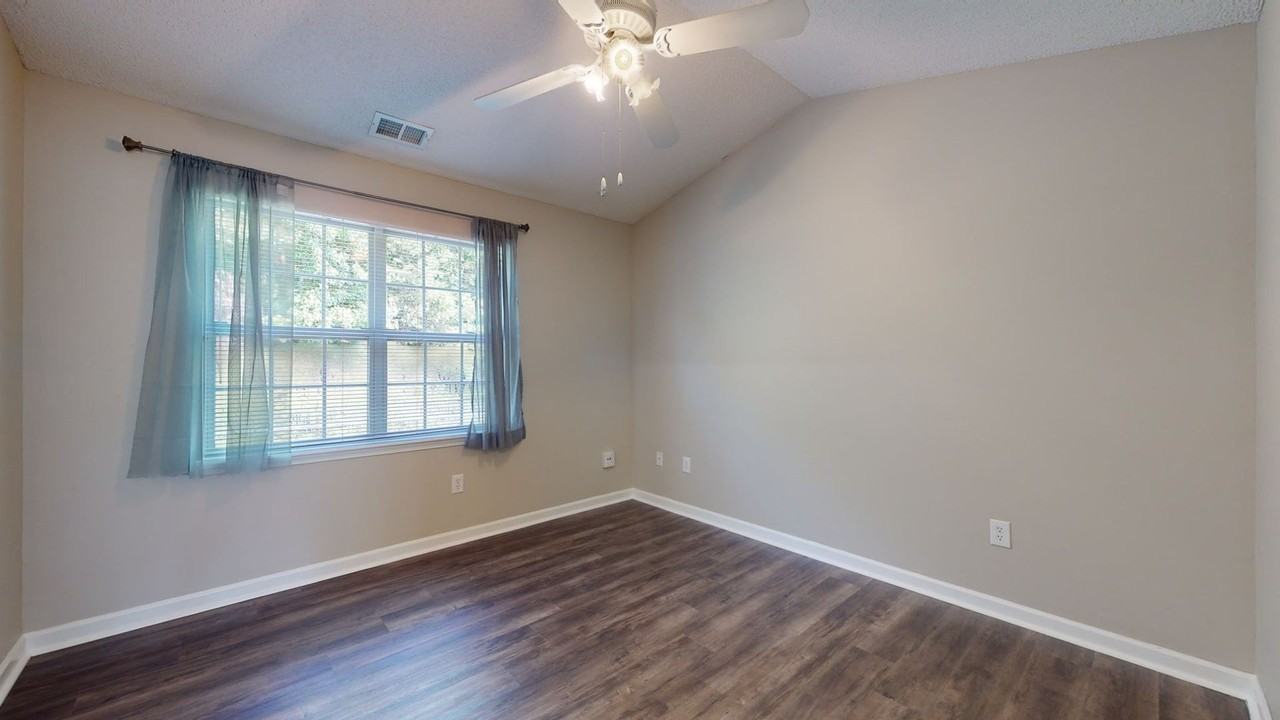 670 Emerald Cove Dr - Photo 6 of 32