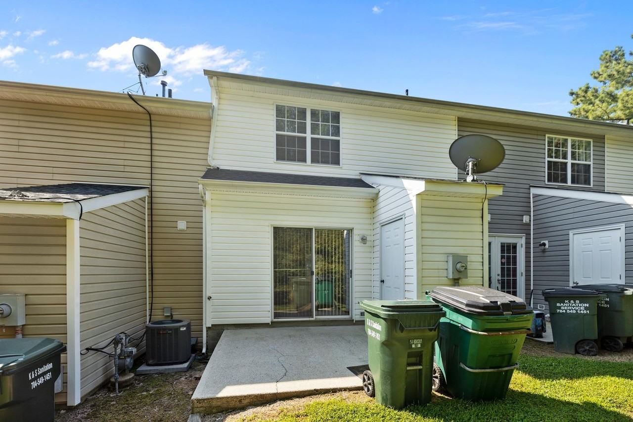 670 Emerald Cove Dr - Photo 7 of 32